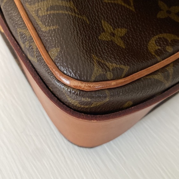 Louis Vuitton Cartouchiere GM Messenger Unisex Crossbody Bag - Picture 13 of 17